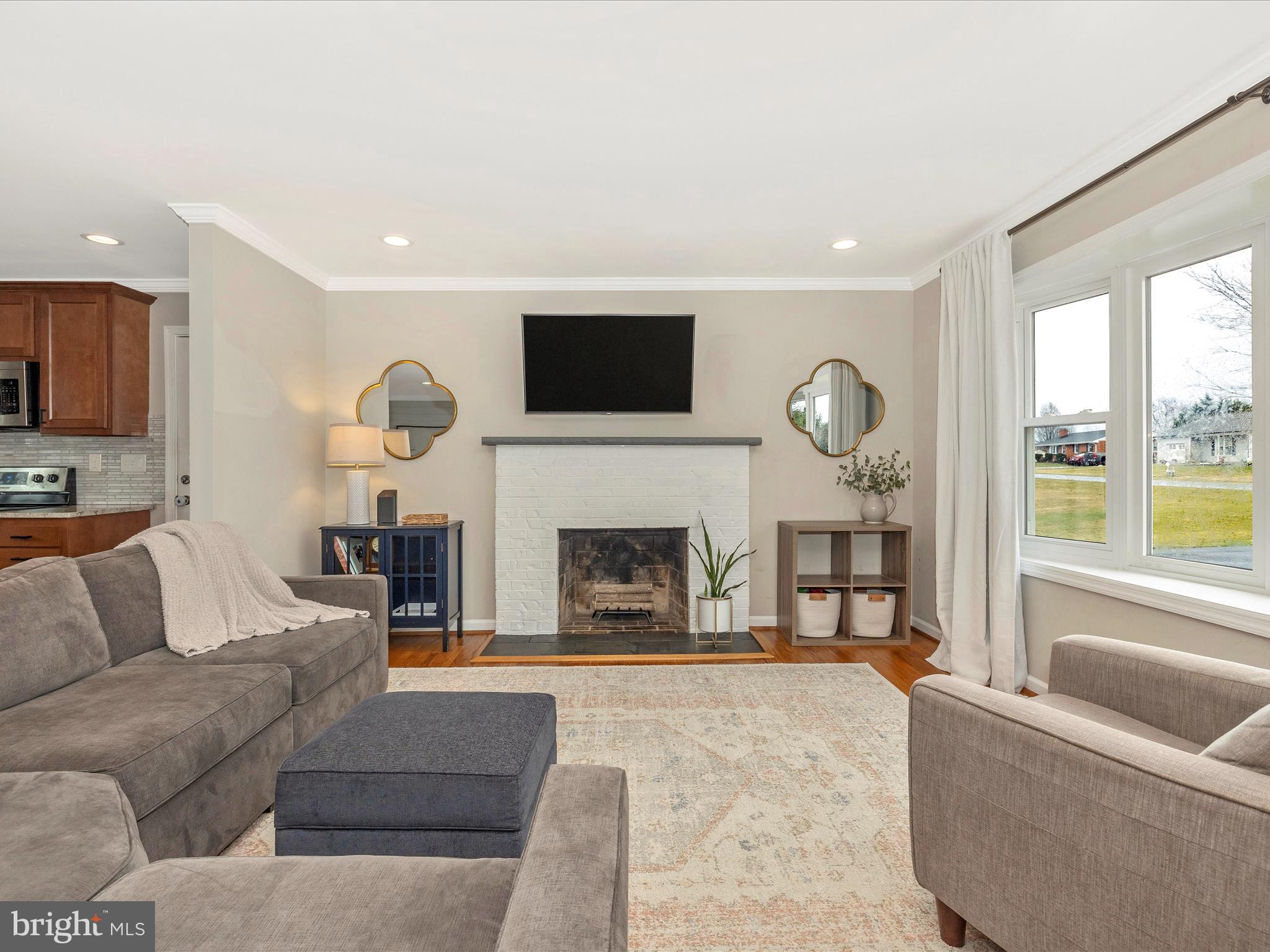 13148 Jesse Smith Road Mount Airy, MD 21771 - Photo 10 of 52 Living Room