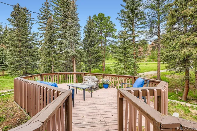 a view of entrance front of the house