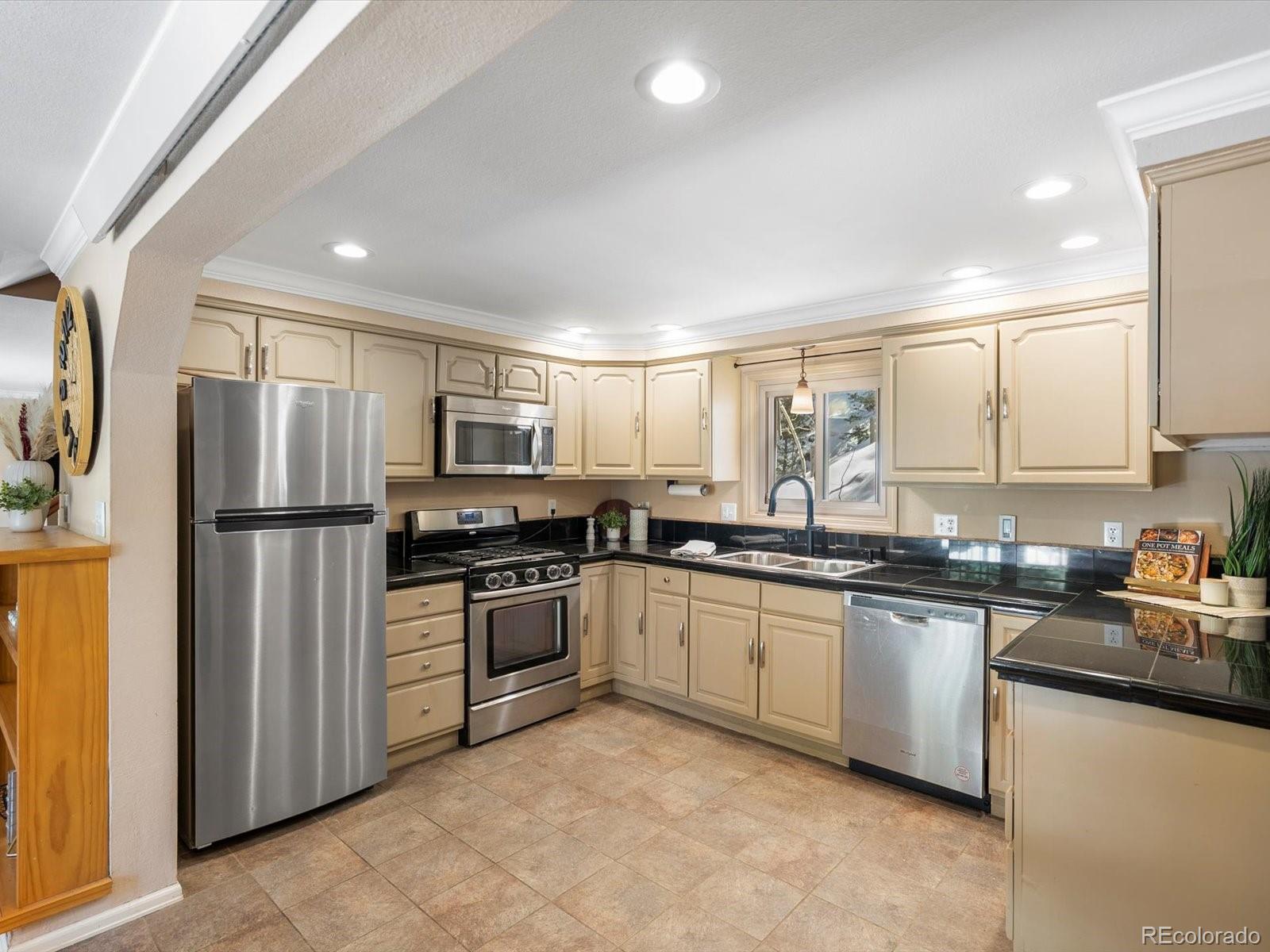 28268 Shadow Mountain Drive Conifer, CO 80433 - Photo 10 of 31