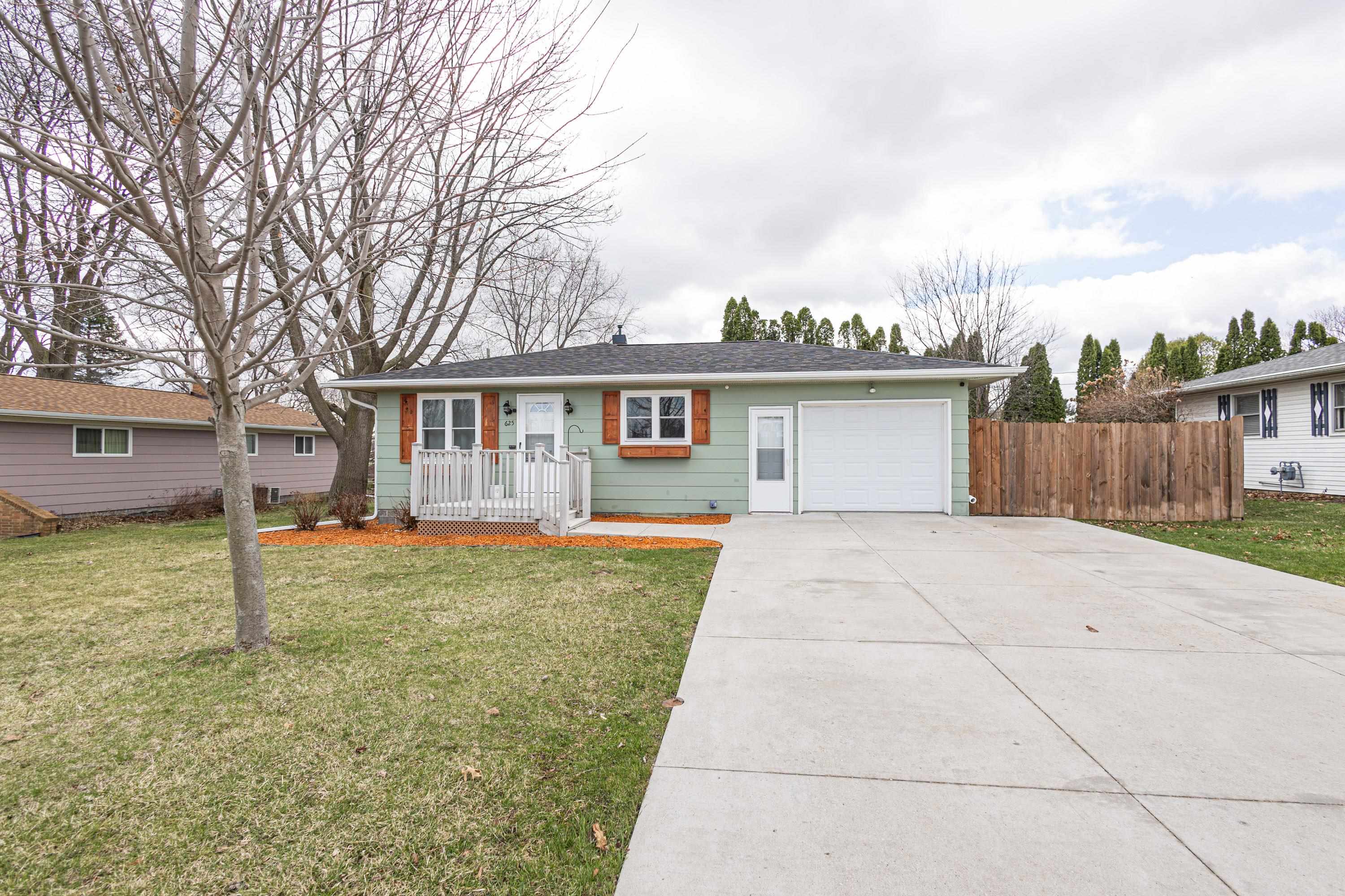 625 Pitt Street Platteville, WI 53818 - Photo 1 of 29