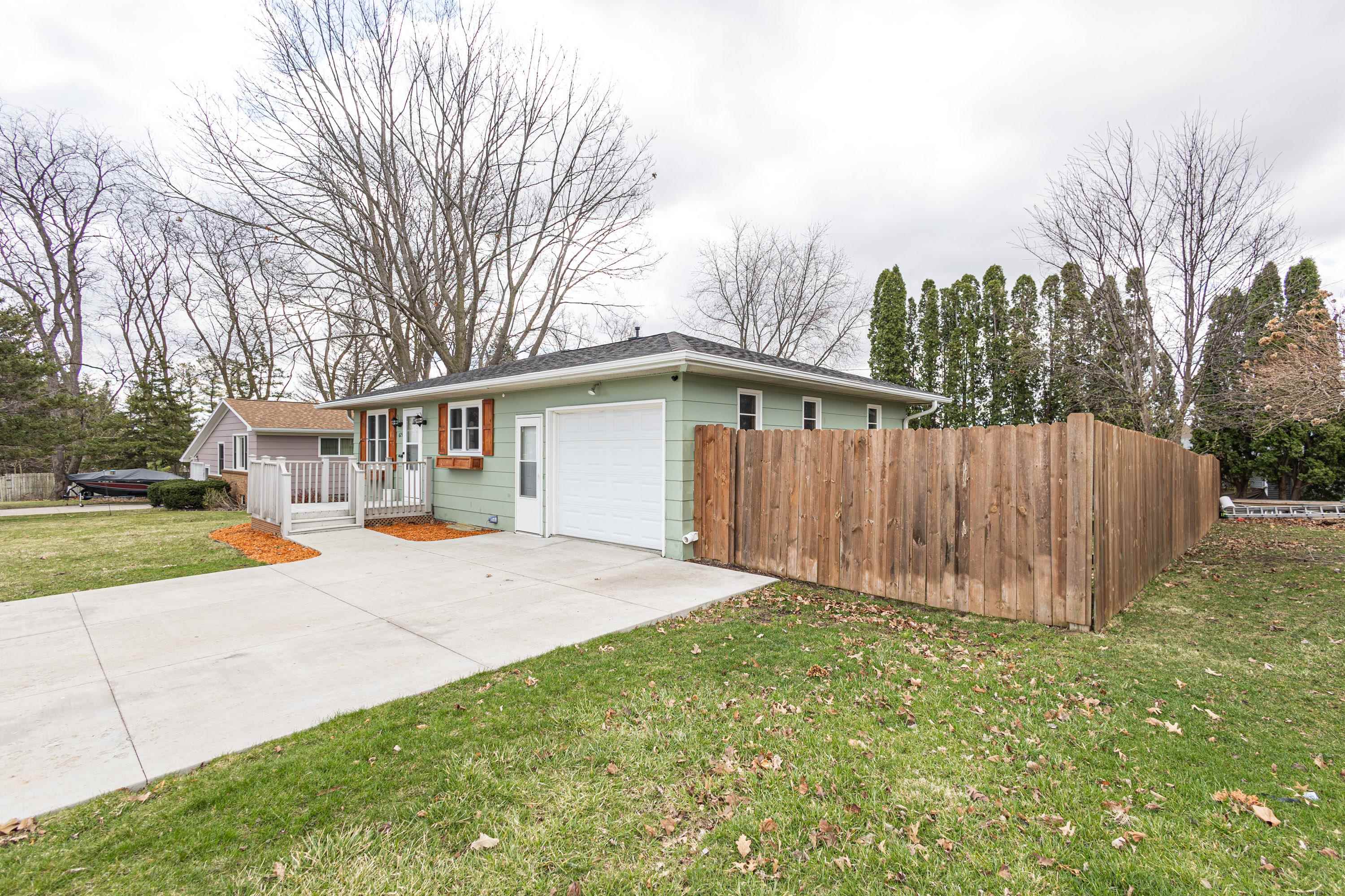 625 Pitt Street Platteville, WI 53818 - Photo 4 of 29