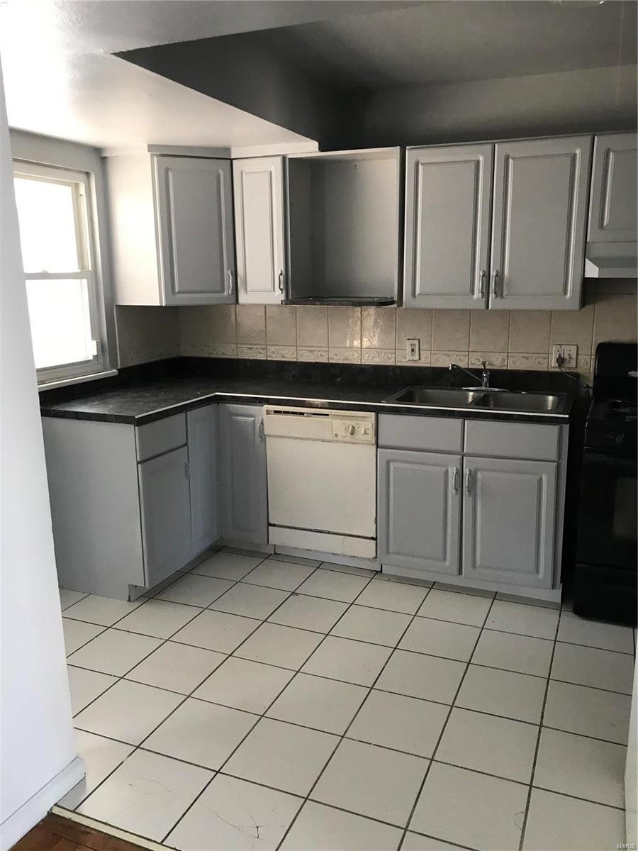 236 Roderick Drive St. Louis, MO 63137 - Photo 11 of 45