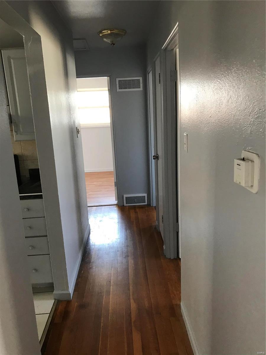 236 Roderick Drive St. Louis, MO 63137 - Photo 13 of 45