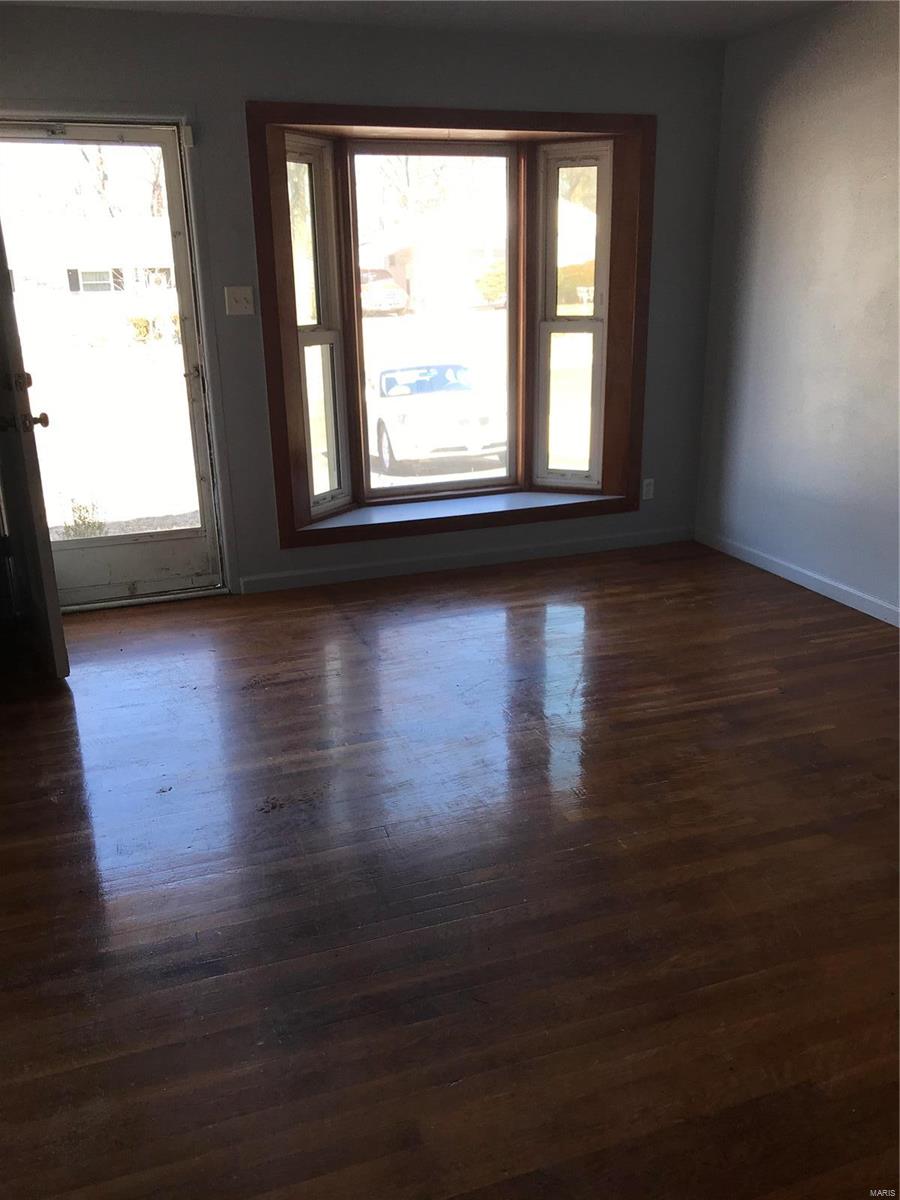 236 Roderick Drive St. Louis, MO 63137 - Photo 8 of 45