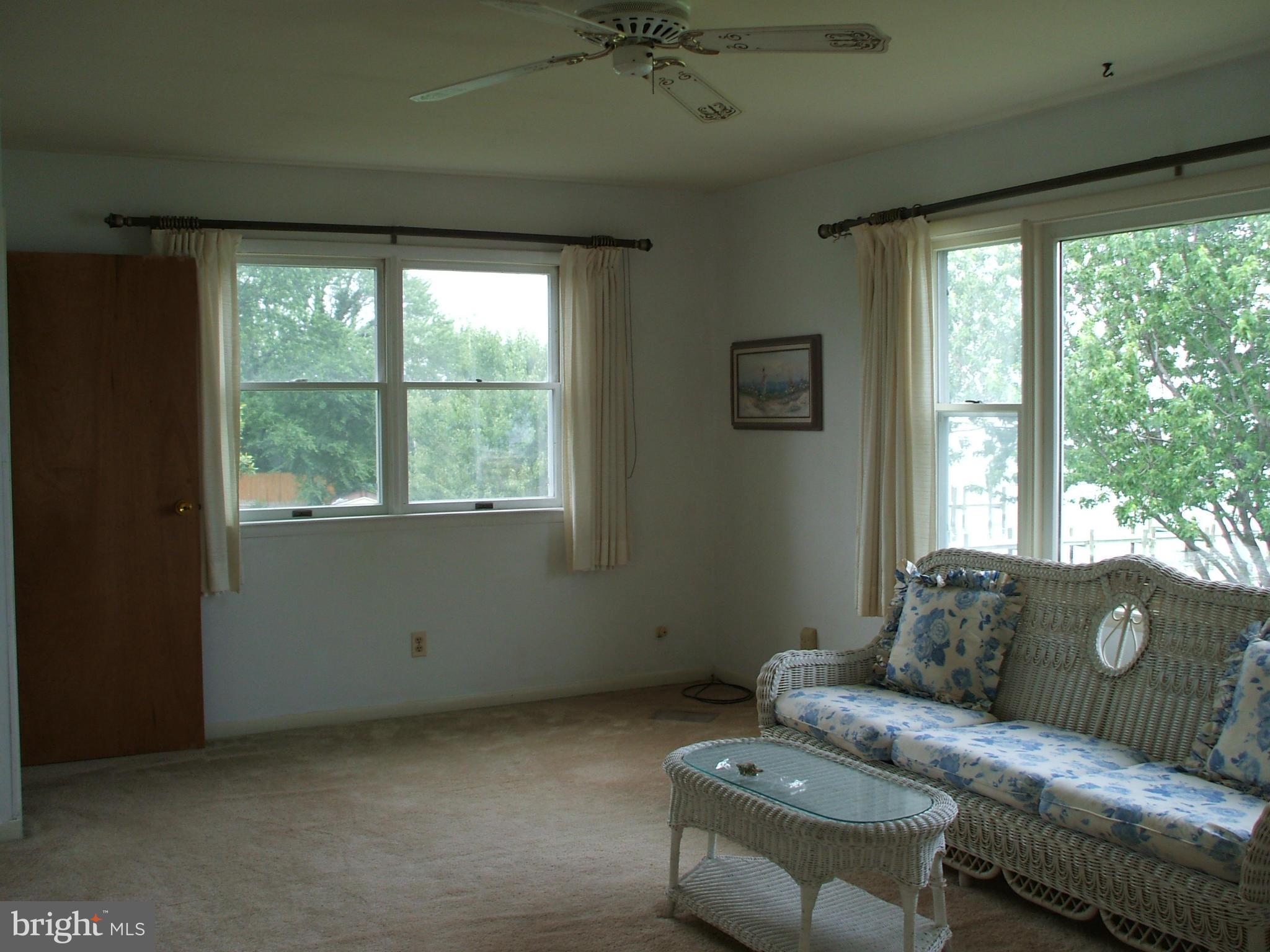 812 Monroe Manor Road Stevensville, MD 21619 - Photo 10 of 30 Living Room