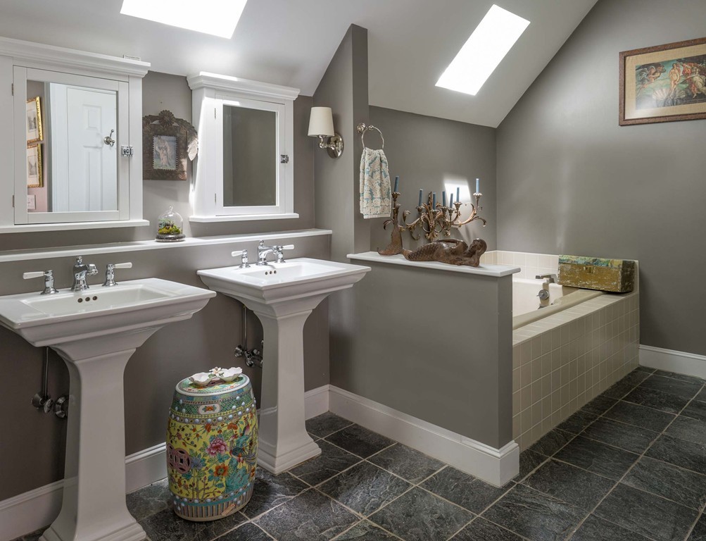 23 Swan Road Winchester, MA 01890 - Photo 18 of 30 Gallery Image 18