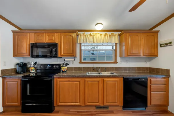 $289,000 | 9 Slate Run, North Hampton, NH 03862