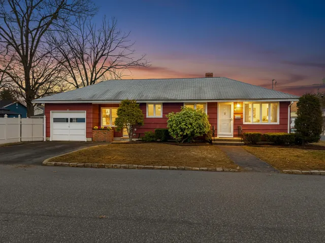 $449,900 | 90 Glenwood Avenue, Manchester, NH 03102