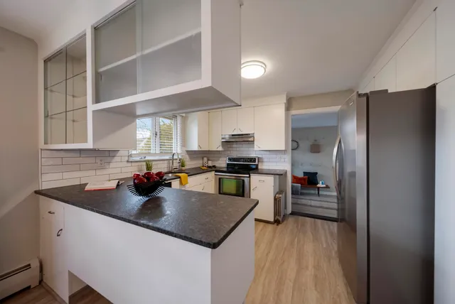 $449,900 | 90 Glenwood Avenue, Manchester, NH 03102