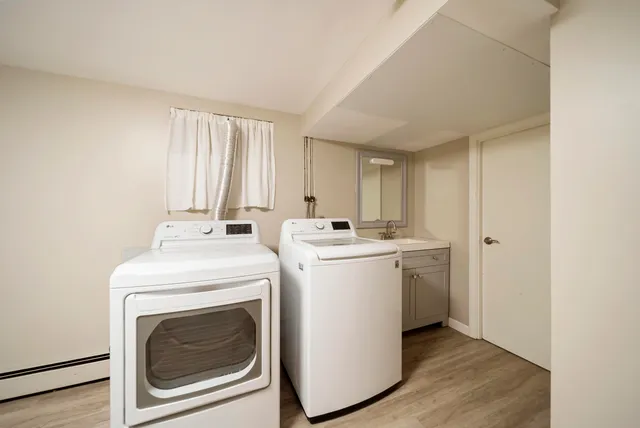 $449,900 | 90 Glenwood Avenue, Manchester, NH 03102