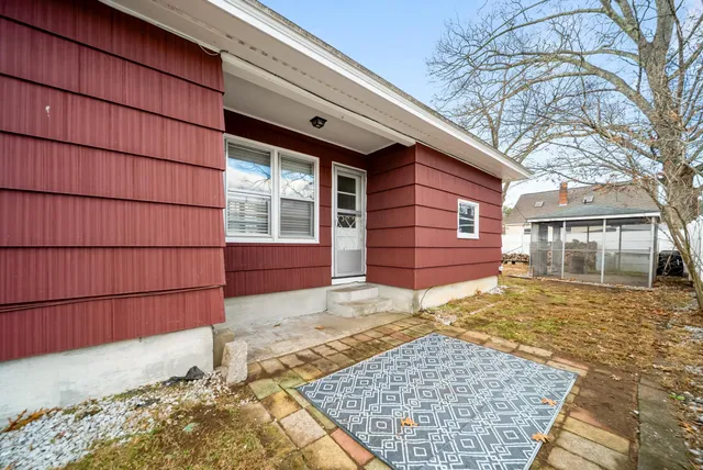 $449,900 | 90 Glenwood Avenue, Manchester, NH 03102