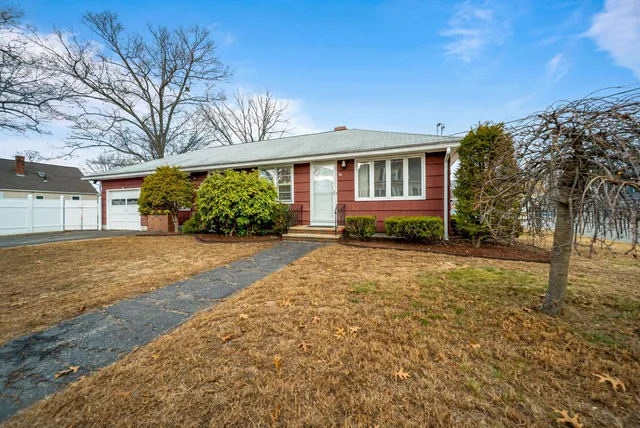 $449,900 | 90 Glenwood Avenue, Manchester, NH 03102