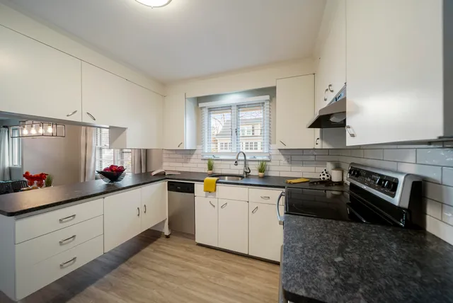 $449,900 | 90 Glenwood Avenue, Manchester, NH 03102