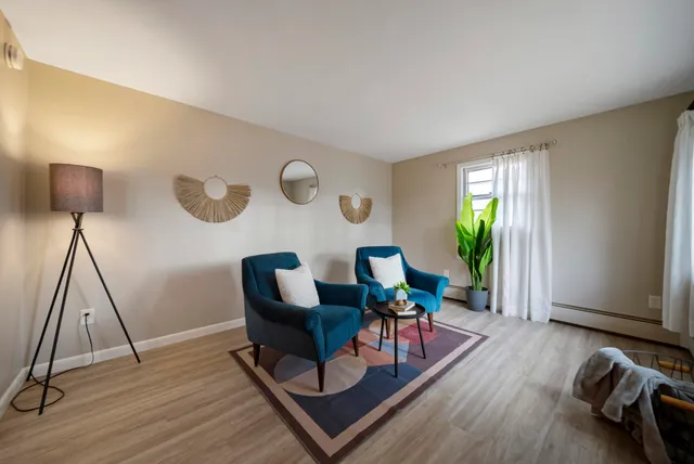 $449,900 | 90 Glenwood Avenue, Manchester, NH 03102