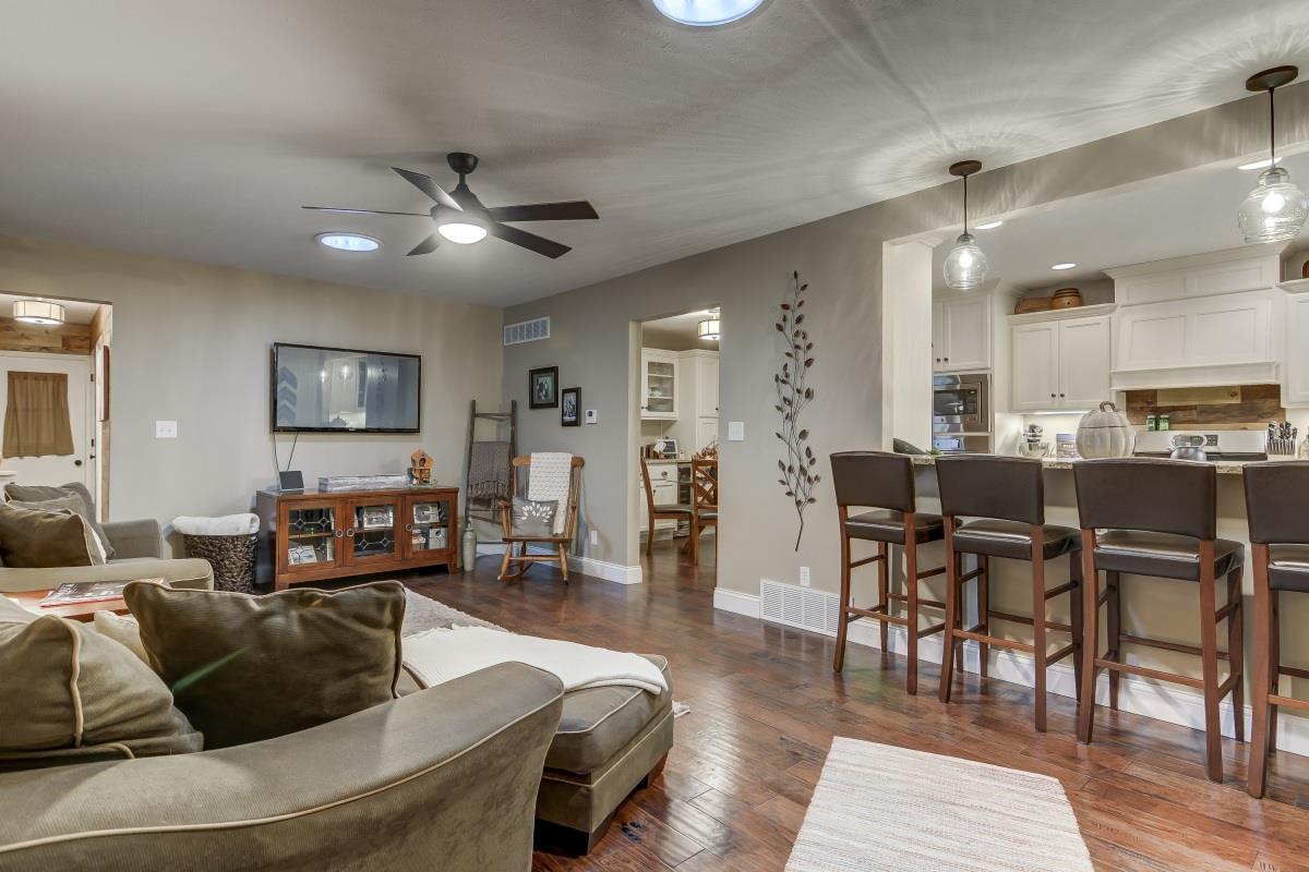 860 Meadowbrook Road Springfield, IL 62711 - Photo 12 of 36