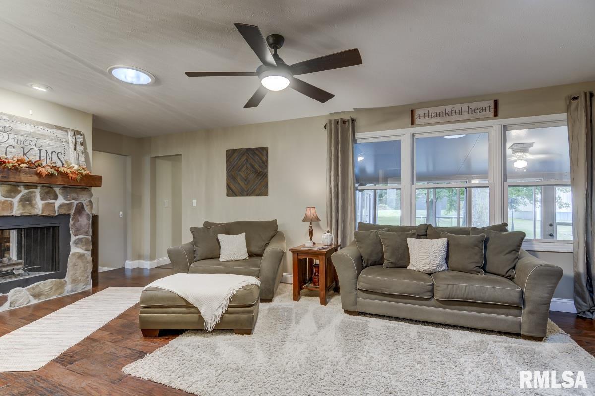 860 Meadowbrook Road Springfield, IL 62711 - Photo 14 of 36
