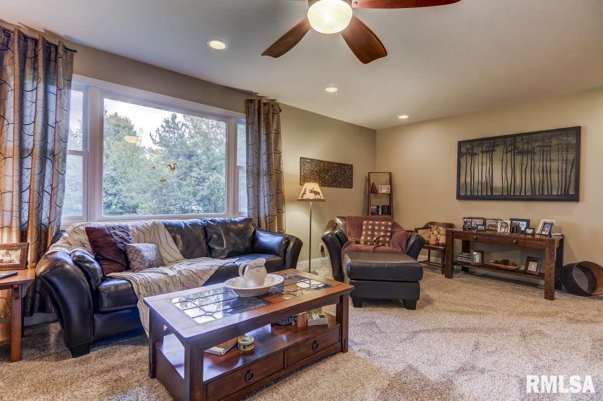 860 Meadowbrook Road Springfield, IL 62711 - Photo 20 of 36