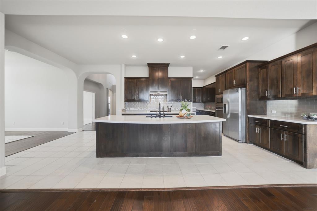 14829 Cedar Flt Way Fort Worth, TX 76262 - Photo 13 of 33