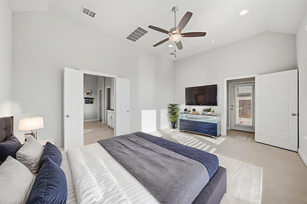 14829 Cedar Flt Way Fort Worth, TX 76262 - Photo 18 of 33