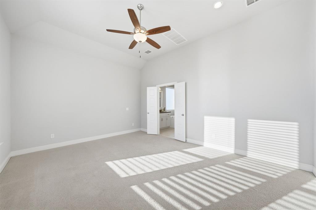 14829 Cedar Flt Way Fort Worth, TX 76262 - Photo 20 of 33