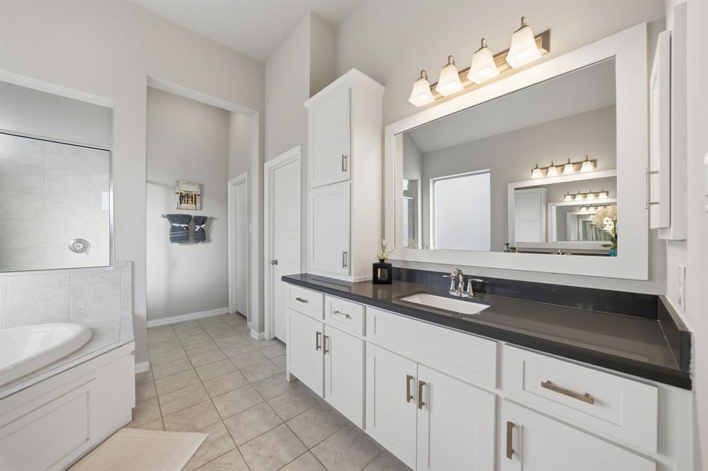 14829 Cedar Flt Way Fort Worth, TX 76262 - Photo 22 of 33