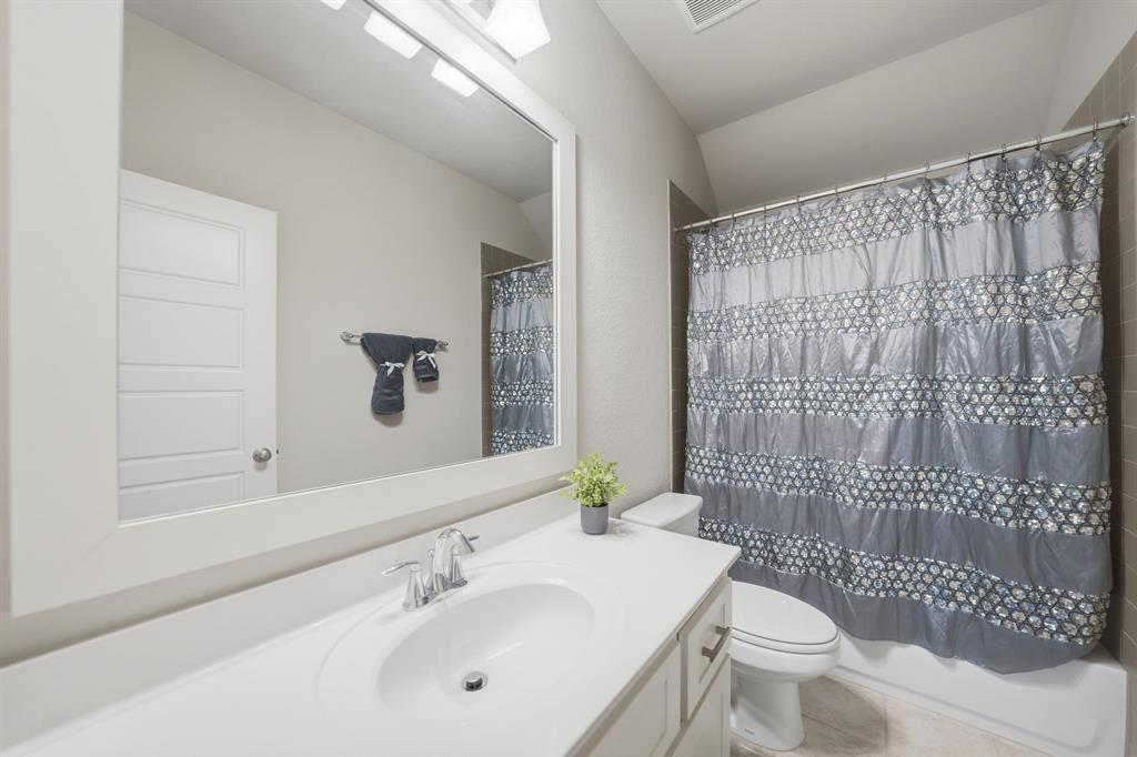 14829 Cedar Flt Way Fort Worth, TX 76262 - Photo 31 of 33