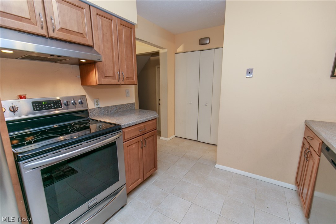 7218 Ames Road Parma, OH 44130 - Photo 11 of 31 Gallery Image 11