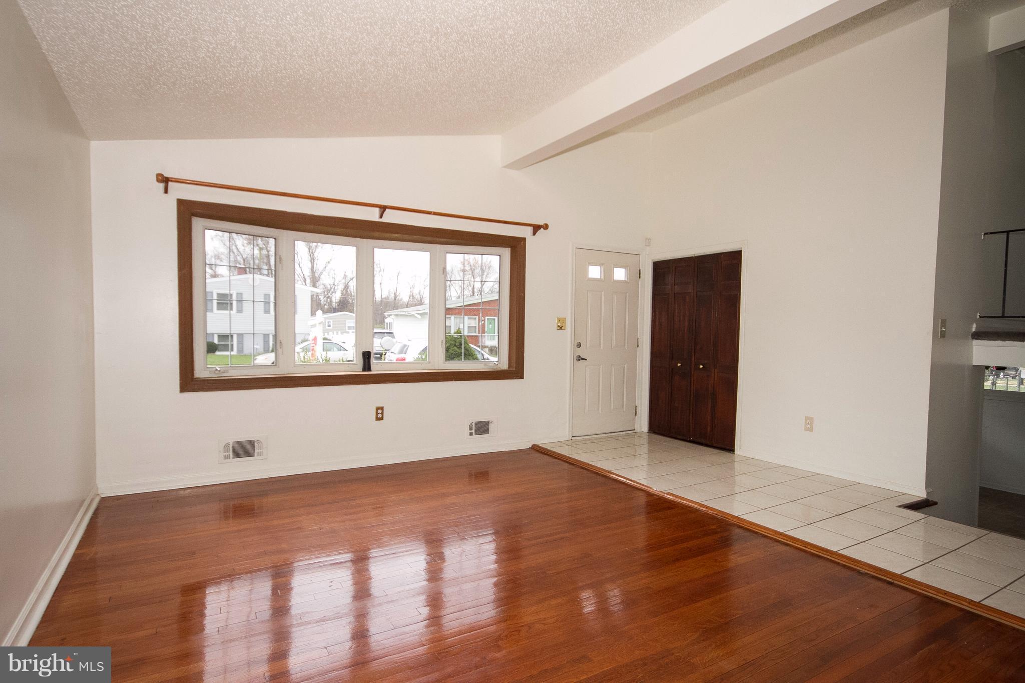 1209 Cobb Road Pikesville, MD 21208 - Photo 4 of 23 Living Room