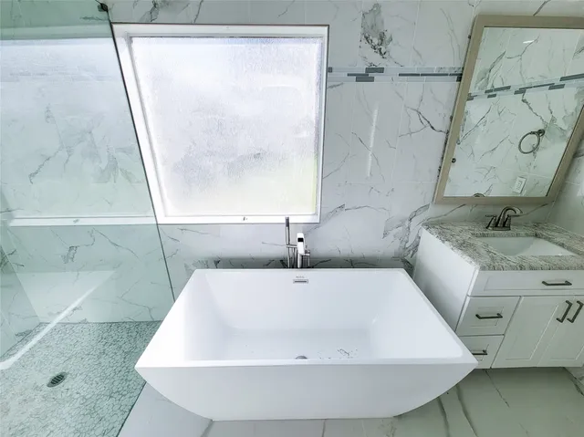 $2,995 | 21007 Bright Lake Bend Court, Richmond, TX 77407