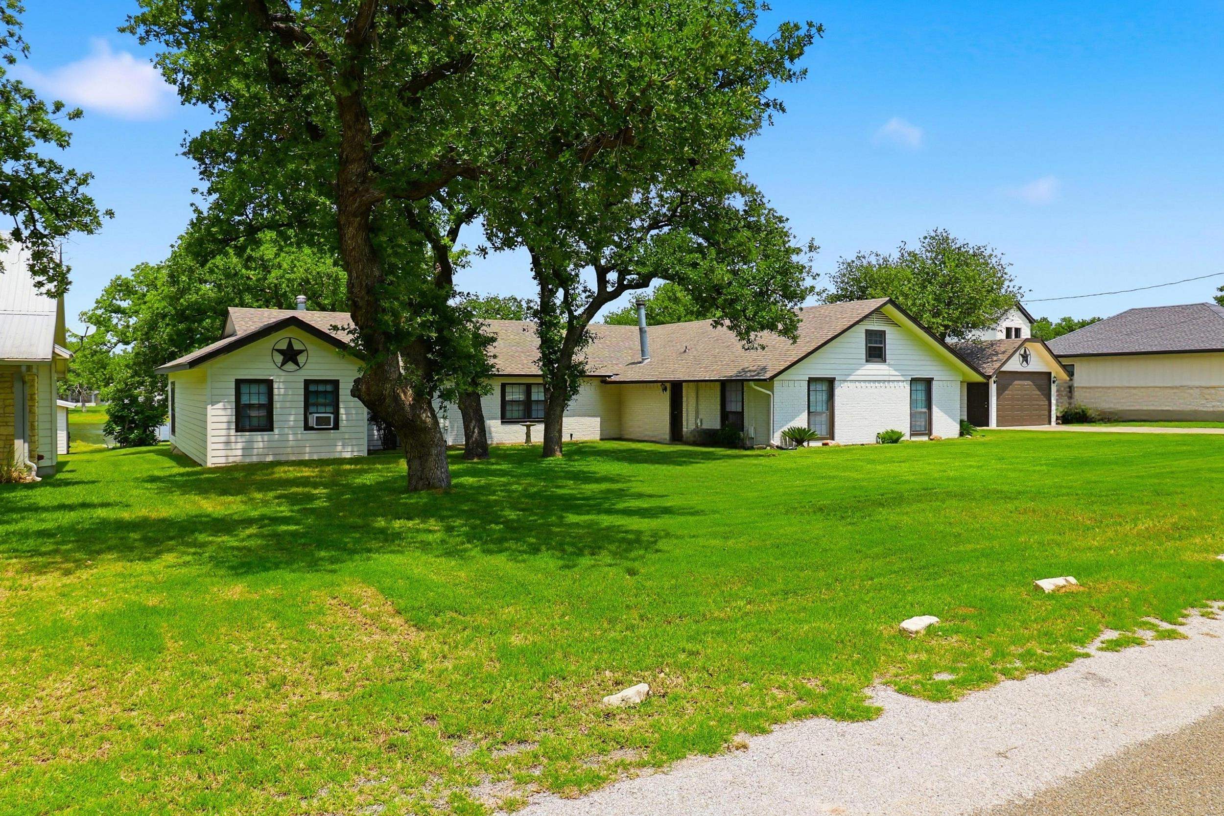 115 Sunset Circle Burnet, TX 78611 - Photo 5 of 45