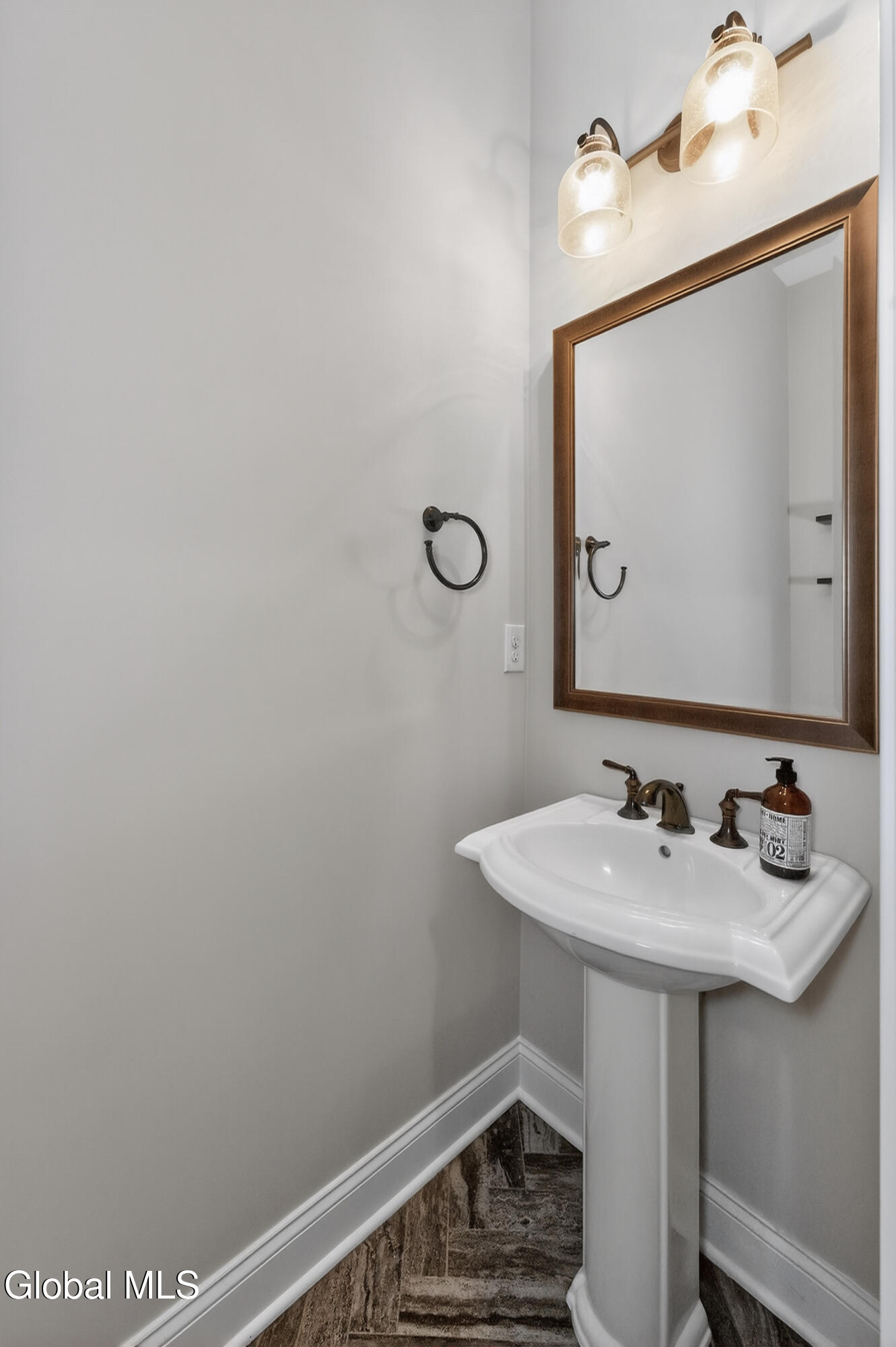 38 Cambridge Way Colonie, NY 12110 - Photo 44 of 57 9 Bathroom 1