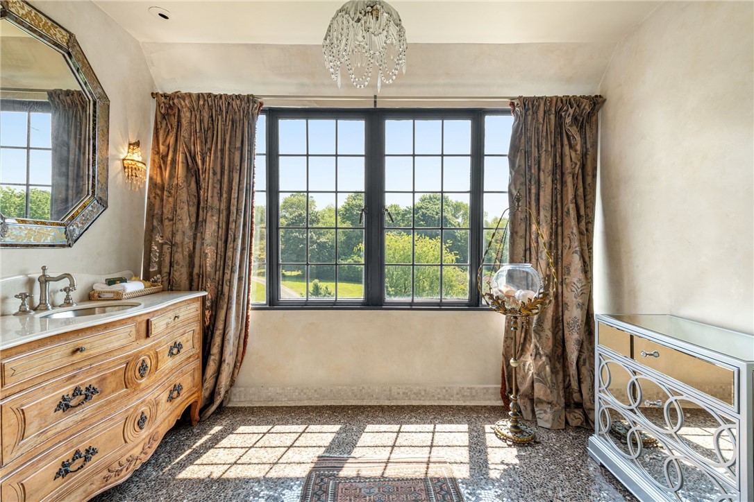 216 Gray Craig Road Middletown, RI 02842 - Photo 34 of 46 Gallery Image 34