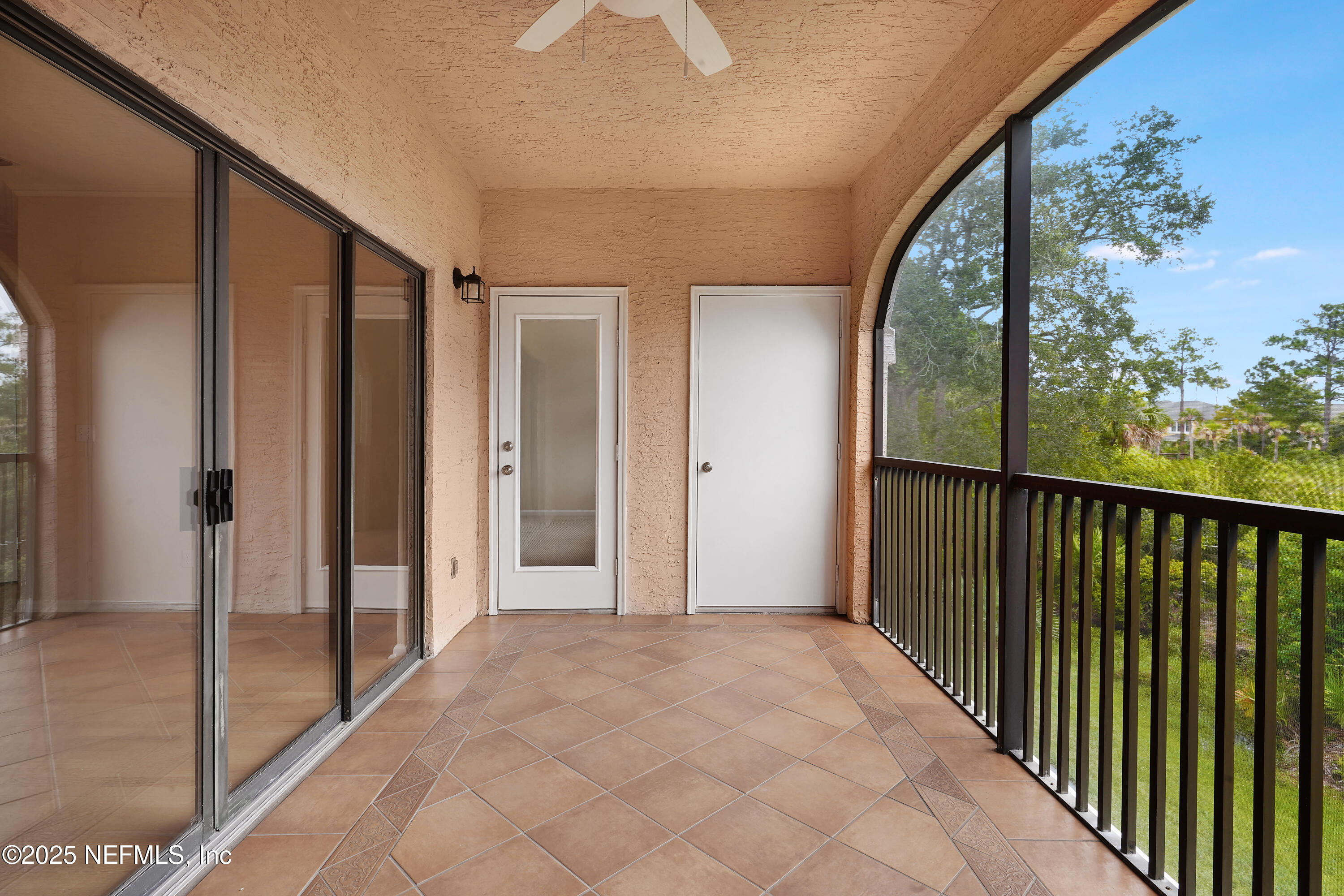2827 Vista Cove Road St. Augustine, FL 32084 - Photo 23 of 59 a view of a hallway