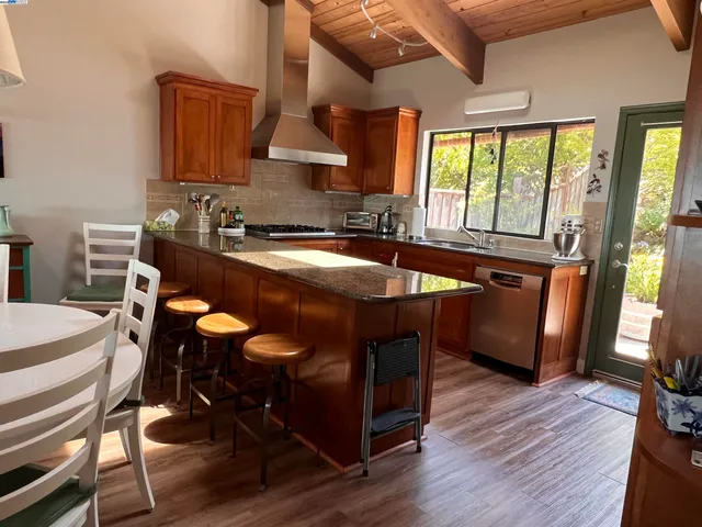 $5,650 | 37 Binnacle Hill, Oakland, CA 94618