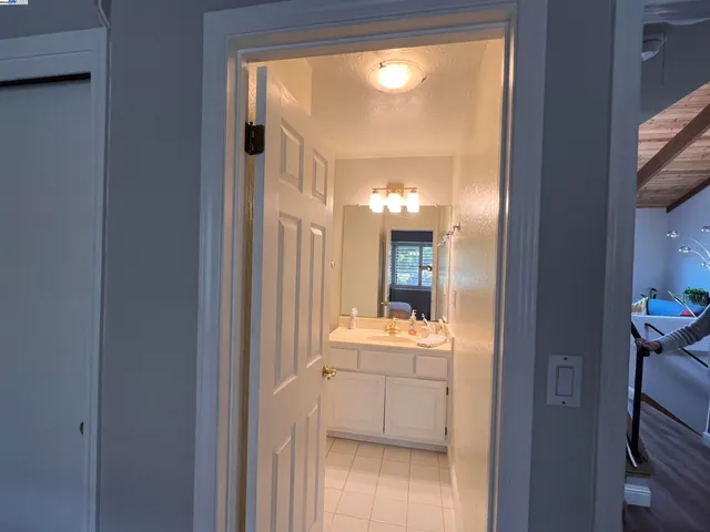 $5,650 | 37 Binnacle Hill, Oakland, CA 94618