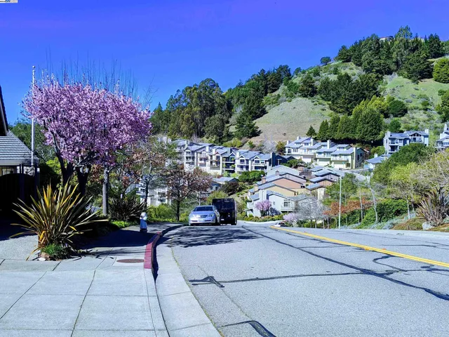 $5,650 | 37 Binnacle Hill, Oakland, CA 94618