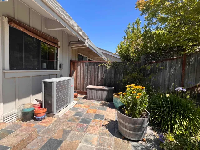 $5,650 | 37 Binnacle Hill, Oakland, CA 94618