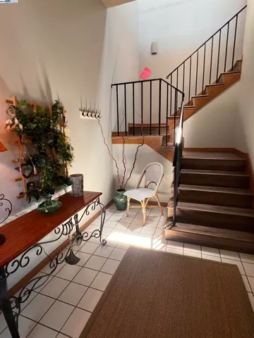 $5,650 | 37 Binnacle Hill, Oakland, CA 94618