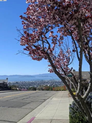 $5,650 | 37 Binnacle Hill, Oakland, CA 94618