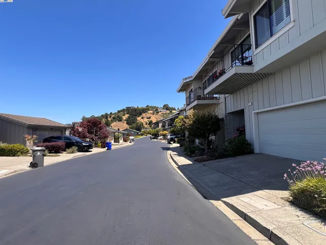 $5,650 | 37 Binnacle Hill, Oakland, CA 94618