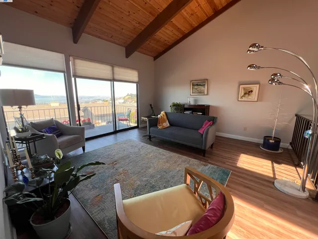 $5,650 | 37 Binnacle Hill, Oakland, CA 94618