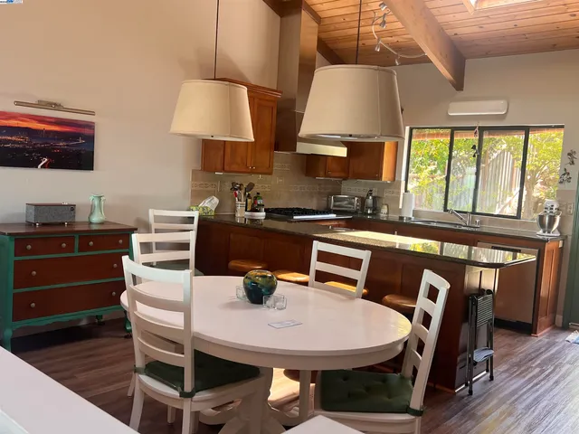 $5,650 | 37 Binnacle Hill, Oakland, CA 94618