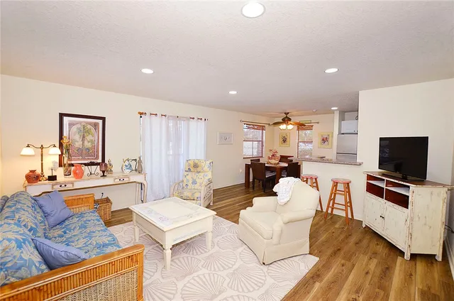 $179,900 | 1135 3rd Avenue, Unit 101, Vero Beach, FL 32960