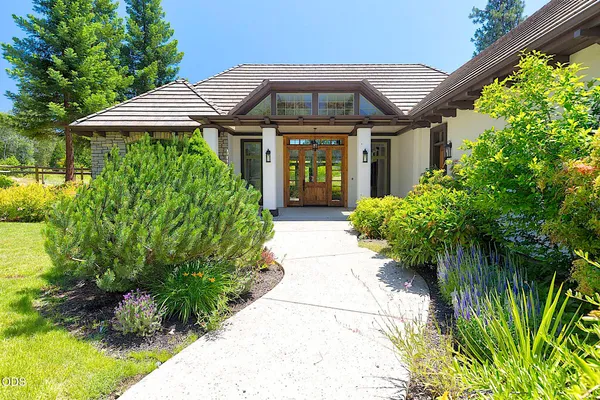 $910,000 | 903 Nicklaus Lane, Grants Pass, OR 97526