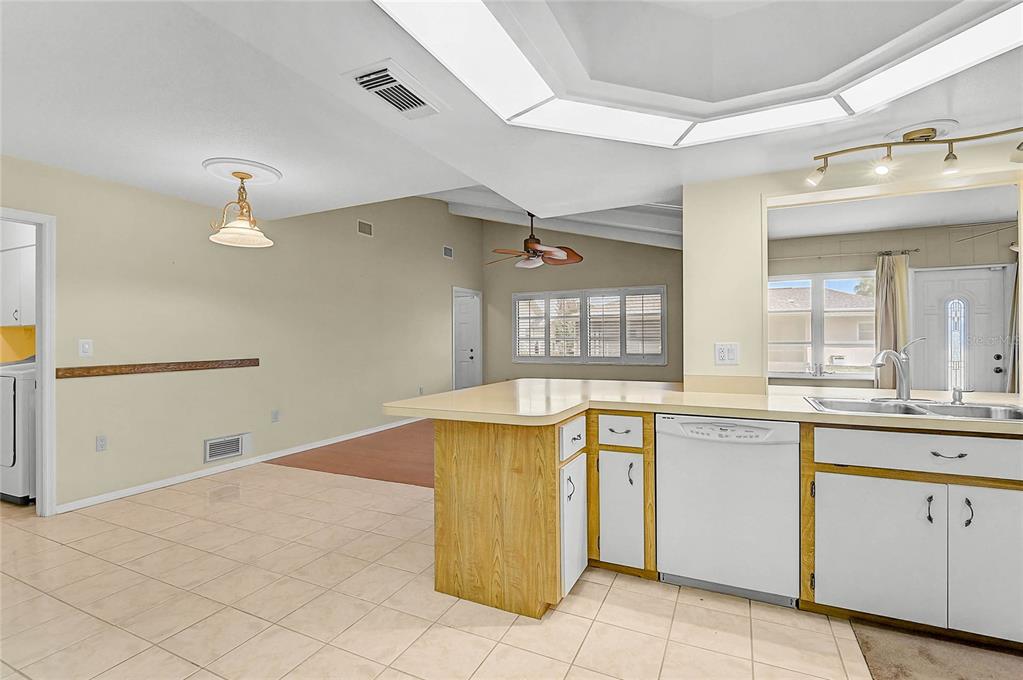 5852 Lincoln Road Venice, FL 34293 - Photo 7 of 37