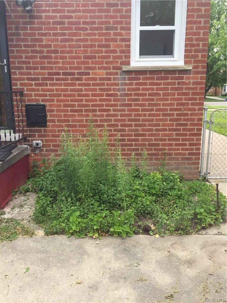 9977 Inkster Road Livonia, MI 48150 - Photo 32 of 45 IMG_1624.JPG
