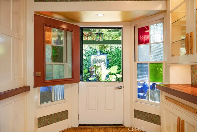 $10,000 | 195 South Parkwood Avenue, Pasadena, CA 91107