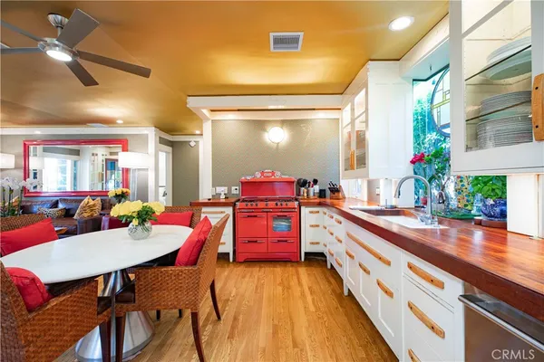 $10,000 | 195 South Parkwood Avenue, Pasadena, CA 91107