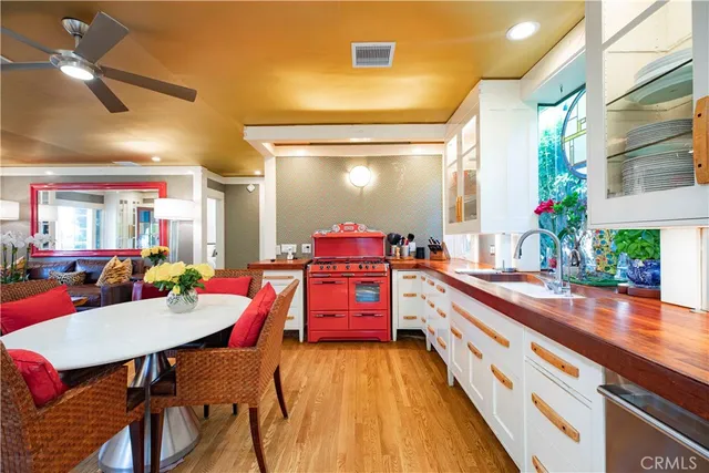 $10,000 | 195 South Parkwood Avenue, Pasadena, CA 91107