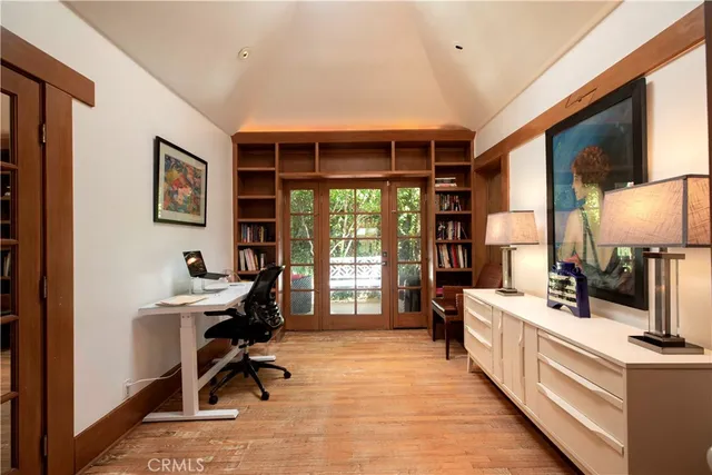 $10,000 | 195 South Parkwood Avenue, Pasadena, CA 91107